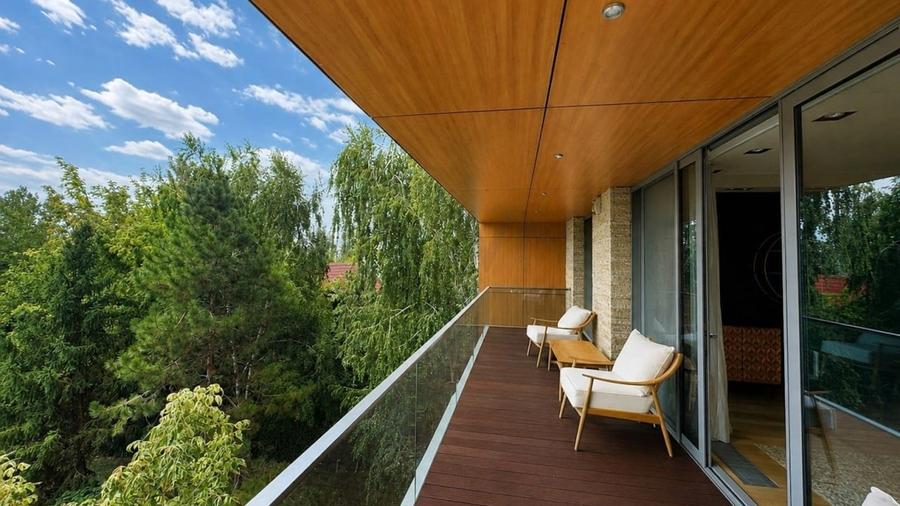Apartament cu 4 camere decomandat în Băneasa