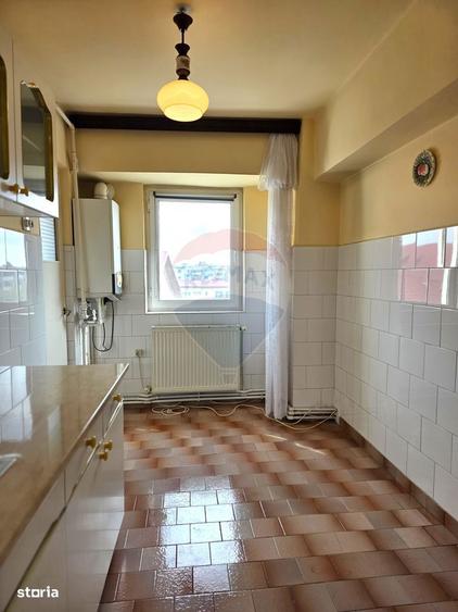 Apartament 3 camere, in zona Pod, Ramnicu Sarat et.4/4 - 3