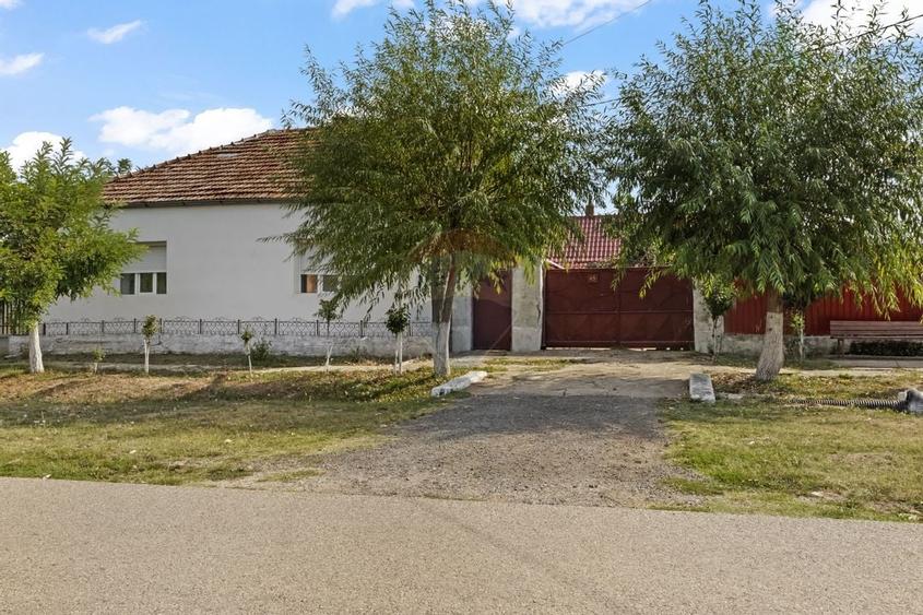 Casă de vânzare cu 5 camere- Nădab, oraș Chișineu-Criș, județul Arad. - 1