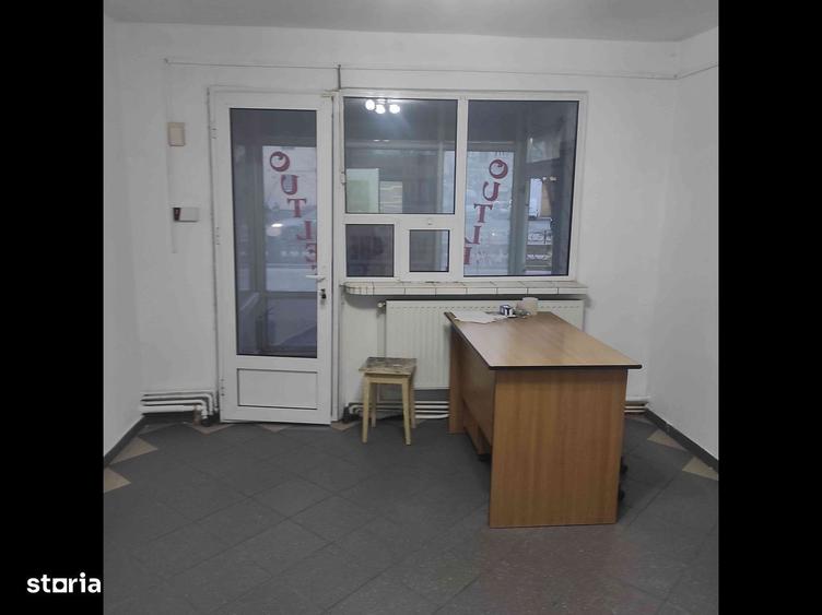 Spa?iu comercial, str. George Enescua-Craiovita,, 84mp. - 2