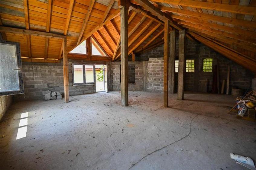 FILM! Casa singura in curte, recomandat investitional/ rezidential, Centru Istor - 2