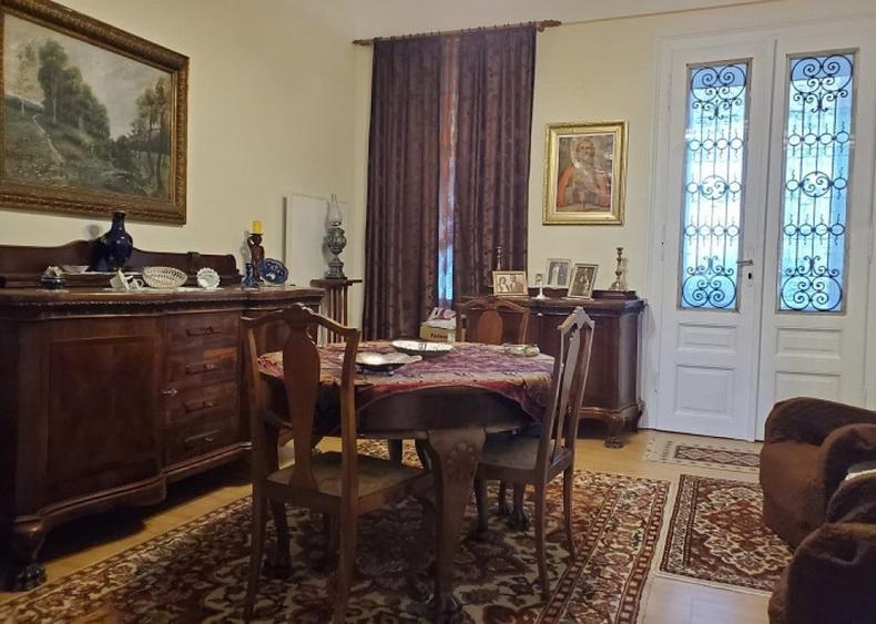 Apartament cu 3 camere semidecomandat în Ultracentral