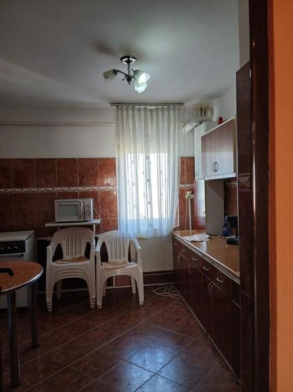 Merita! Apartament cu 4 camere decomandate Micro 20 etaj 6/10,vedere la Dunare. - 1