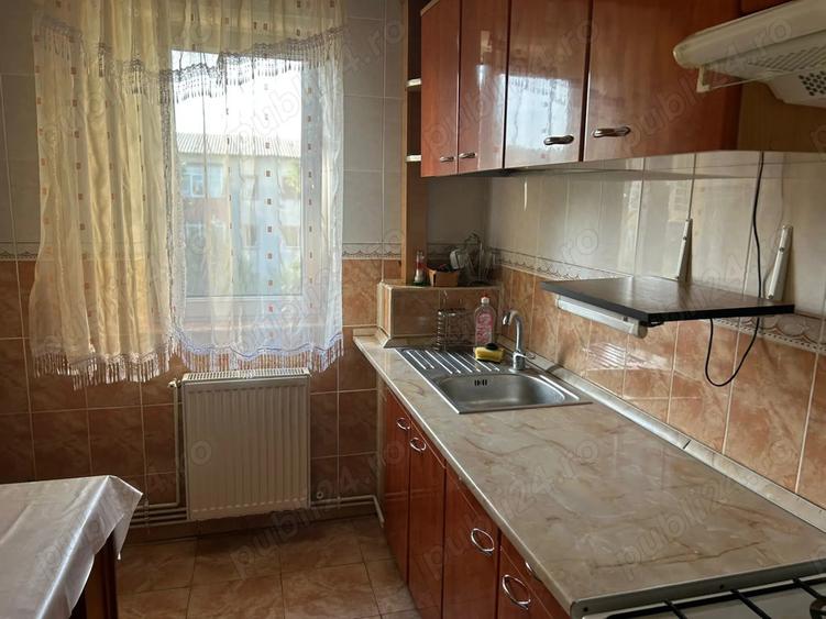 Inchiriez apartament 2 camere Micro 9, Targovi?te - 2