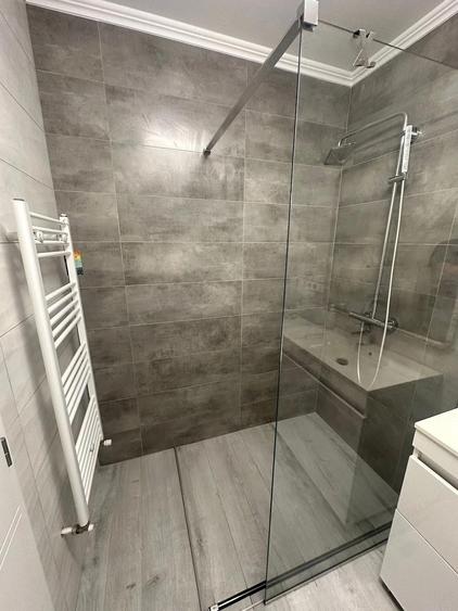 Apartament de vanzare - 3 camere Zona Marul de Aur - 8