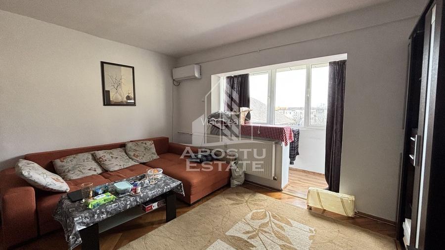 Apartament cu 3 camere semidecomandat, mobilat în Complex Studențesc Apartament cu 3 camere semidecomandat, mobilat în Complex Studențesc