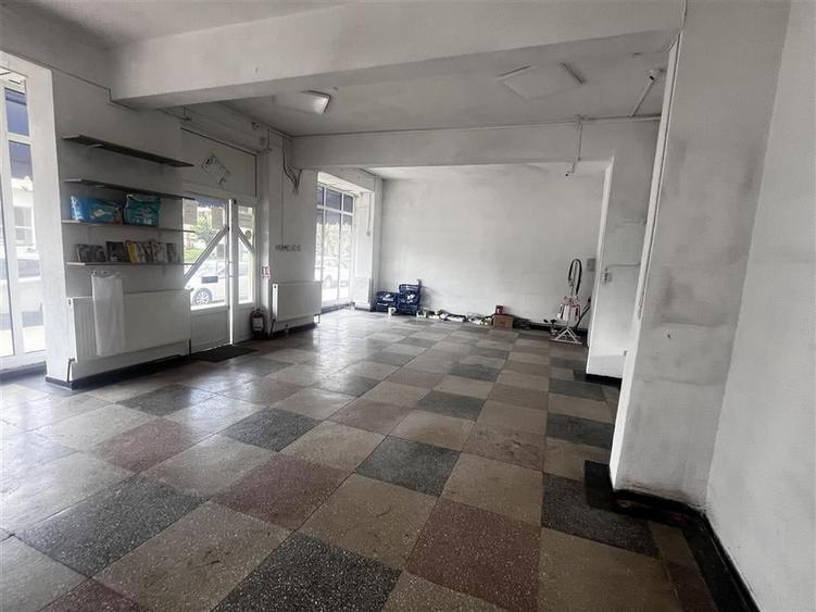 Spatiu comercial de 120 mp in Plopeni, zona cu vad . - 10