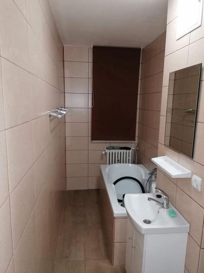 Garsoniera de inchiriat in sector 4. - 6