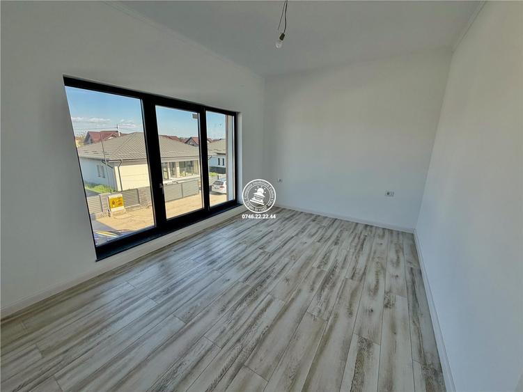 Casă cu 4 camere decomandat cu Teren 700 Mp în Miroslava