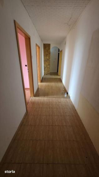 Apartament cu 4 camere decomandat în Tolstoi