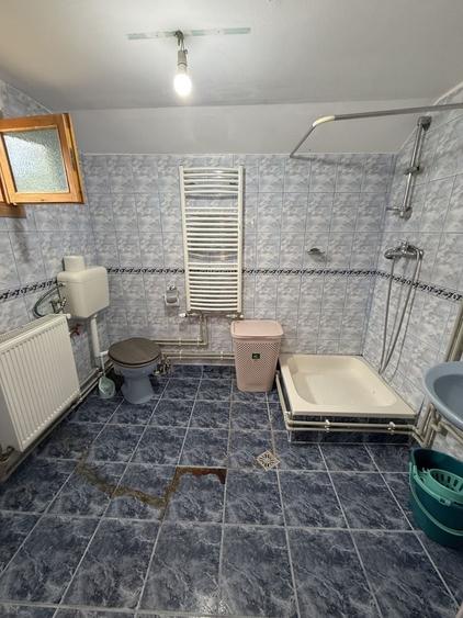 Casă individuală cu 5 camere cu Canalizare în Ghioșești