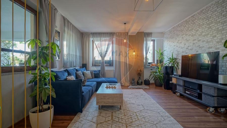 Apartament cu 2 camere semidecomandat, mobilat în Drumul Poienii