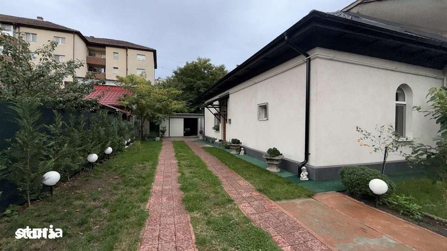 Casă cu 5 camere cu Teren 309 Mp în Central