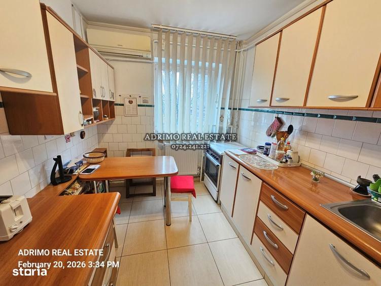 Apartament cu 3 camere semidecomandat în Central