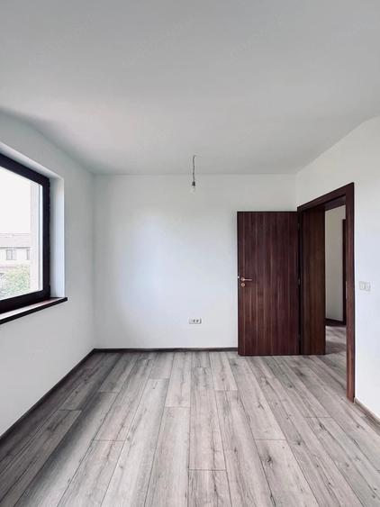 AV700 Duplex 5 camere, Chisoda, la asfalt, zona linistita, P+1E - 10