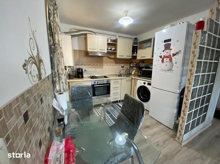 Apartament cu 3 camere în Micro 19