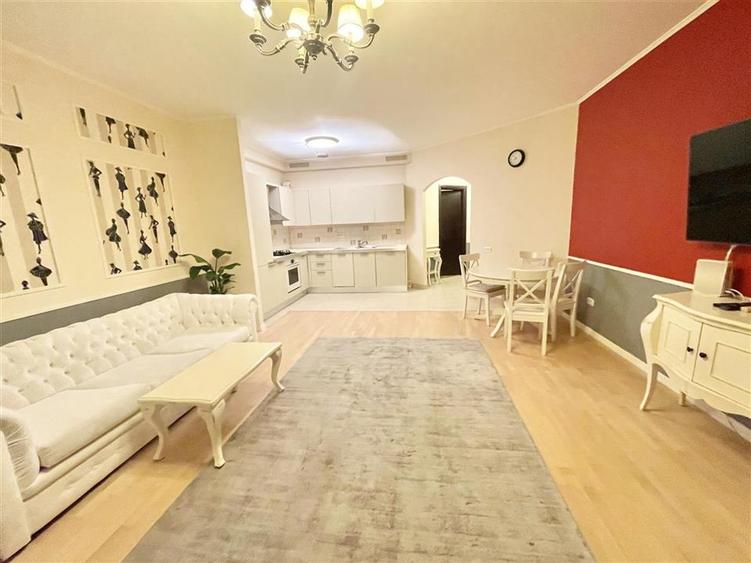 Apartament cu 3 camere decomandat în Herăstrău