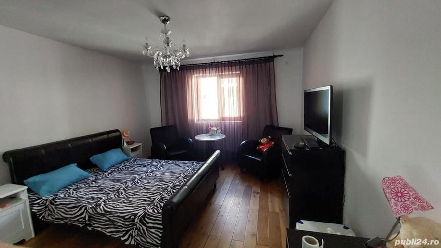 Casă cu 5 camere cu Teren 1073 Mp în Poienarii Burchii