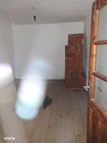 Casă cu 4 camere cu Teren 1200 Mp în Central