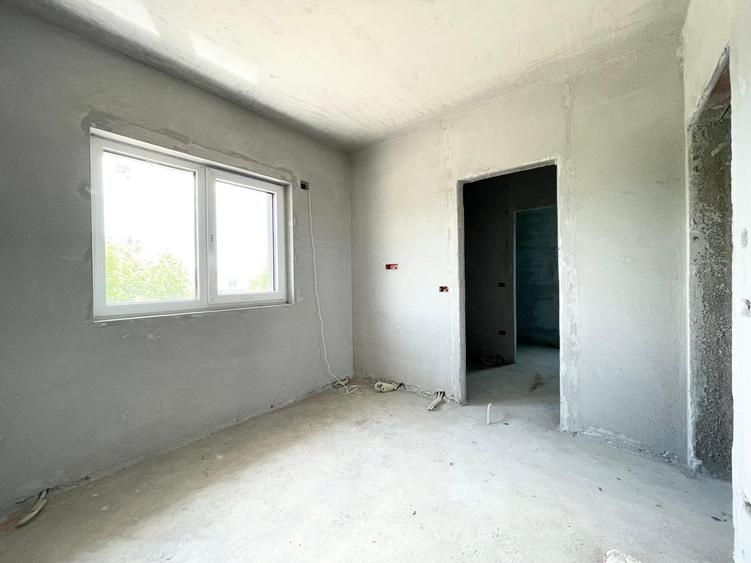 Duplex cu 5 camere cu Canalizare în Moșnița Veche