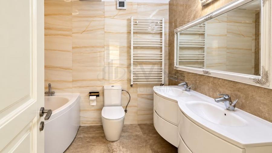 Apartament cu 3 camere decomandat în Băneasa