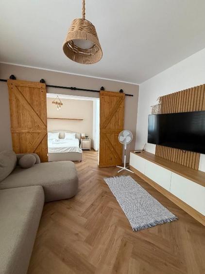 Apartament cu 2 camere semidecomandat în Dacia
