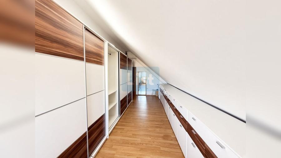 Apartament cu 5 camere semidecomandat în Andrei Mureșanu