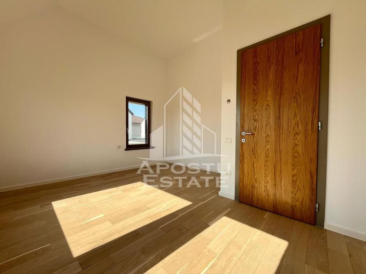 Duplex cu 4 camere cu Canalizare în Dumbrăvița