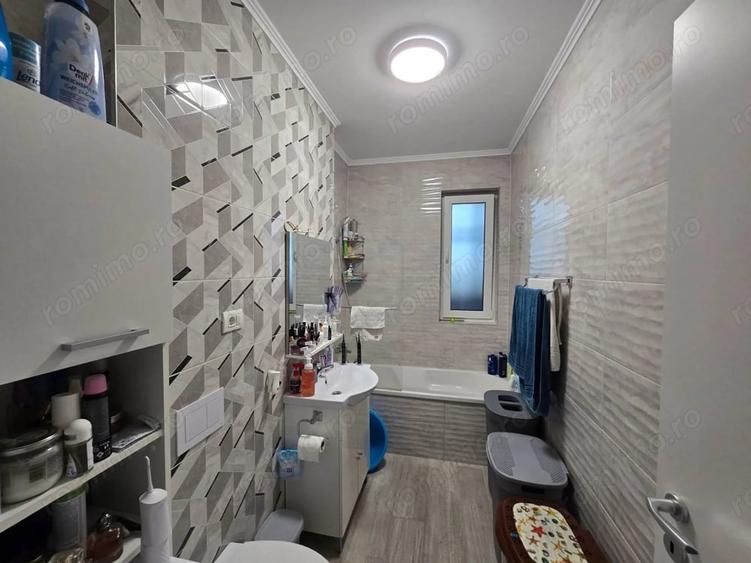 Apartament cu 2 camere decomandat în Dumbrăvița