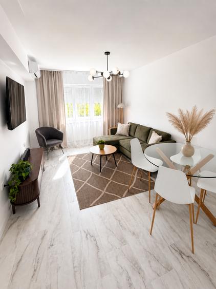 Apartament cu 3 camere decomandat, mobilat în Far