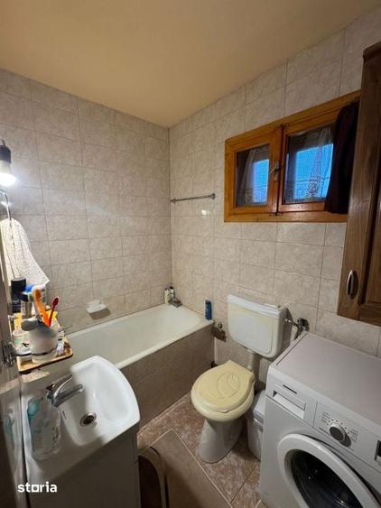 Casă cu 3 camere decomandat cu Teren 800 Mp în Central