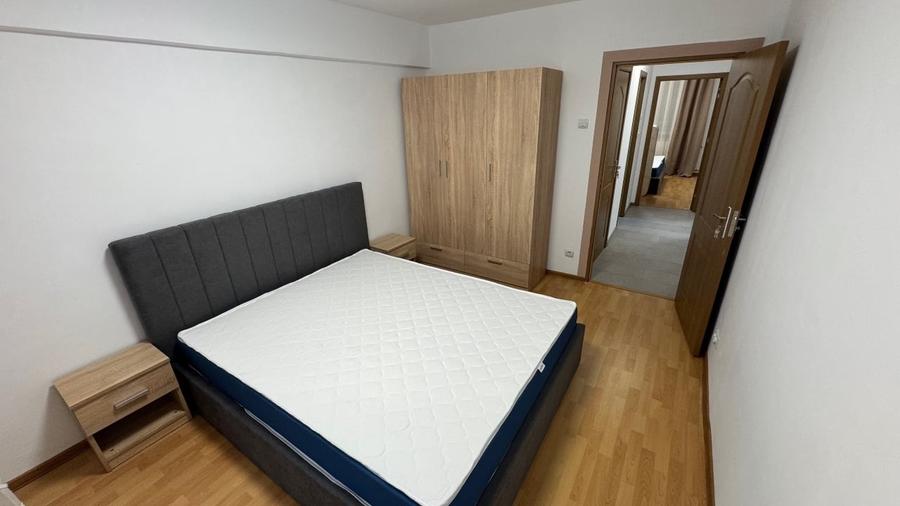 Apartament cu 4 camere semidecomandat, mobilat în Dristor