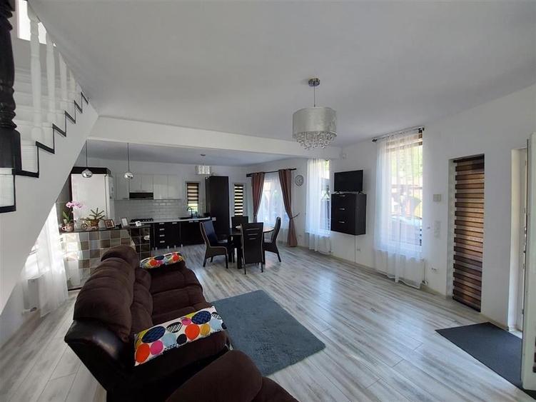 Complex Turistic Pensiune Si Vila Predeal - 8