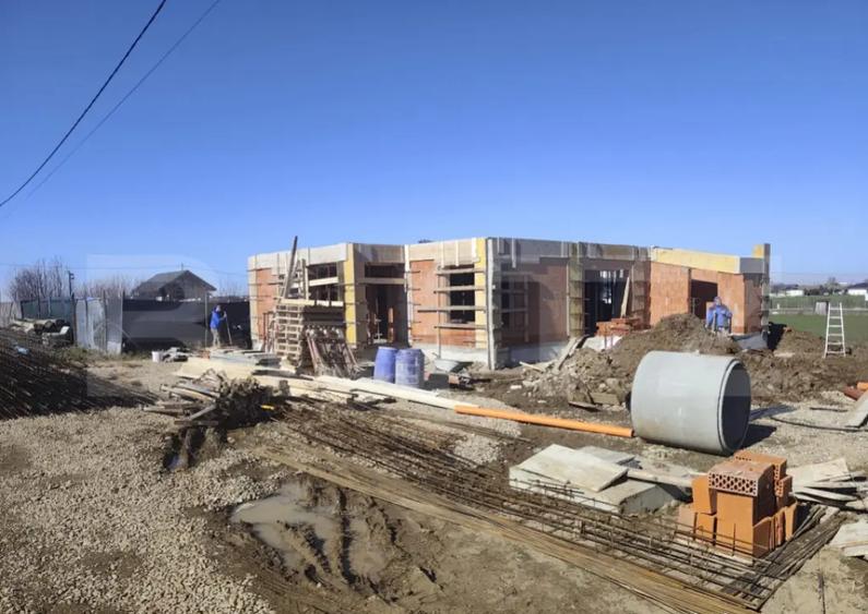 Casa individuala Santandrei cu placa de beton si gard imprej - 1