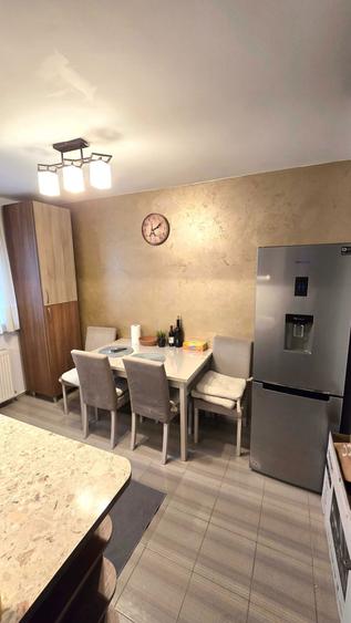 Proprietar Vand ap.3 cam.RENOVAT et.1 mobilat + utilat - 6