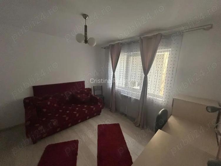 Apartament cu 4 camere de inchiriat