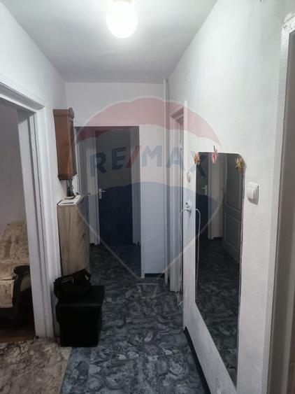 Vanzare ap 3 camere 2 bai etaj 1 complet decomandat  zona Miorita - 21