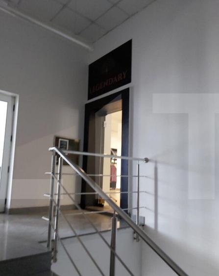 Showroom elegant la mezaninul unei cladiri mixte, zona Cipar - 5