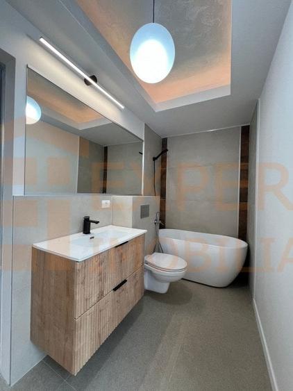 Casa P+1, situata in zona PALAZU MARE - 8