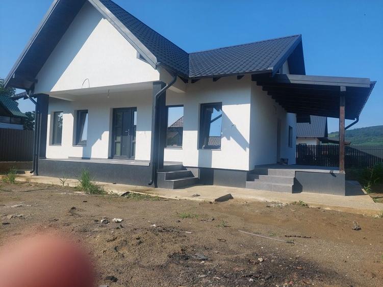 Casă cu 4 camere în Central