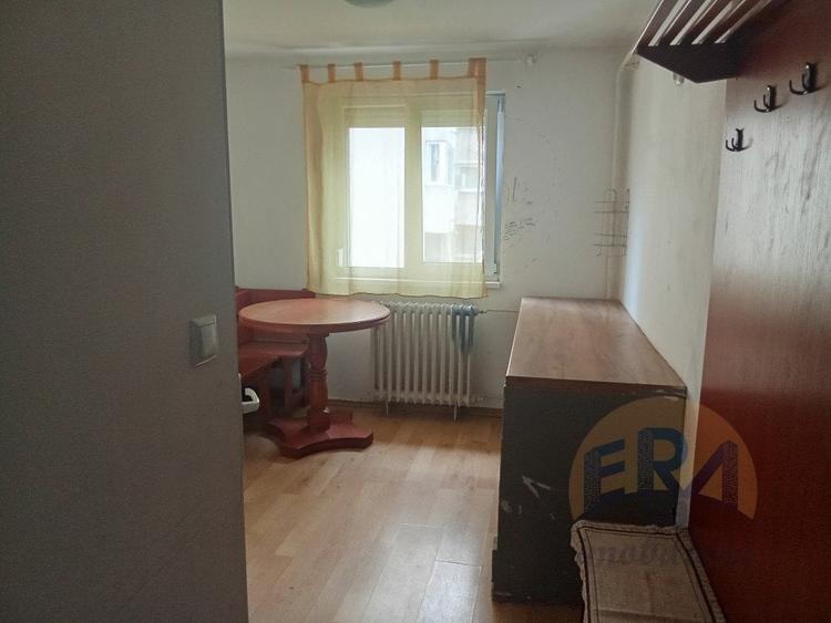 Garsoniera modificata cu 2 camere,Rogerius, Str. Aluminei - 3