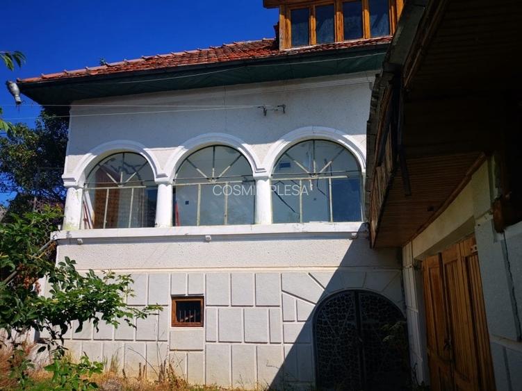 Casa batraneasca + beci, BEREVOIESTI -UNGURENI, teren 6.200mp