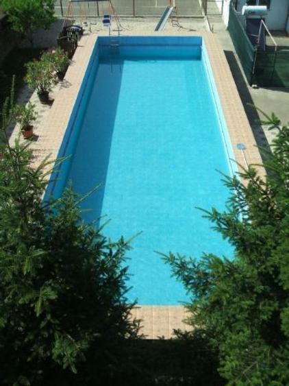 Vand urgent o Vila "Vip 1" - Ds.+P.+1Et.+M. - 14 cam. mari si două terenuri - 5
