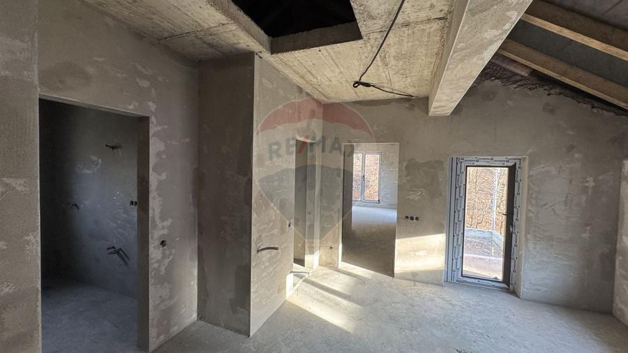 Casa noua de vanzare in zona Parcul Mare (Regina Maria)-semifinisata - 14