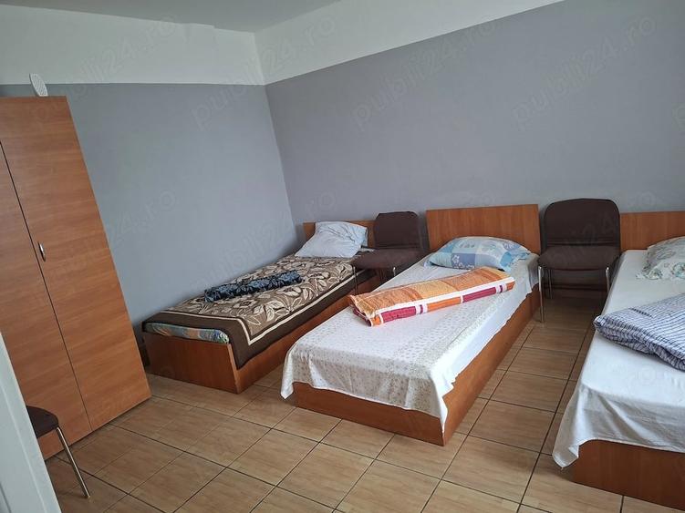 Casă cu 8 camere cu Teren 1700 Mp în Central