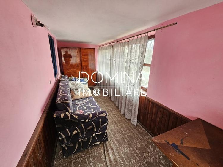 Vanzare casa P+1 situata in comuna Ciuperceni, sat Stramba-Vulcan - 4