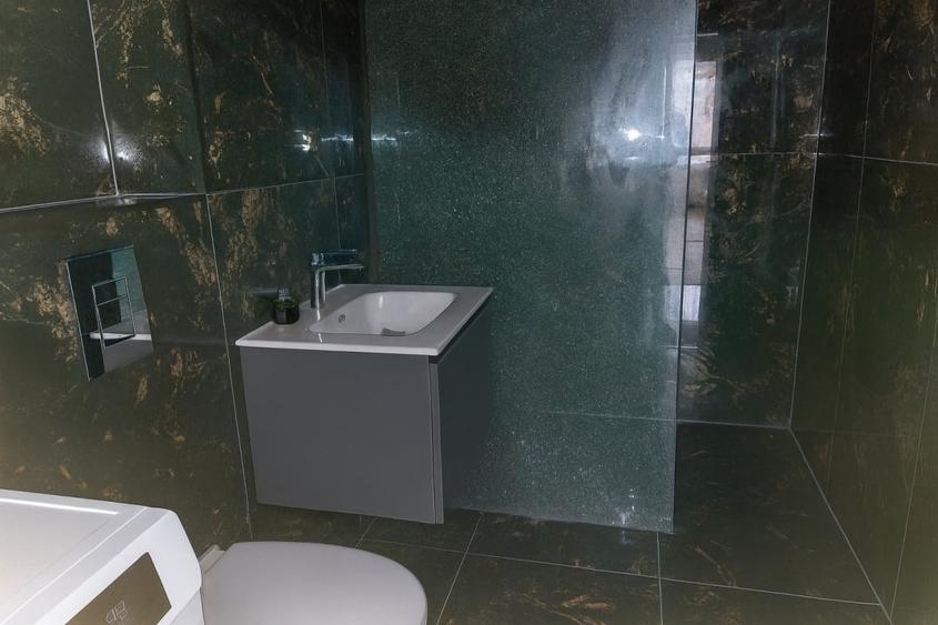 Apartament 3 camere - 2 bai - et. 1 - Lux - zona Centrala - Mall - 8