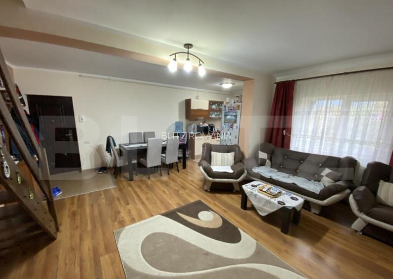 Apartament cu 3 camere, 81 mp, decomandat zona Bradet