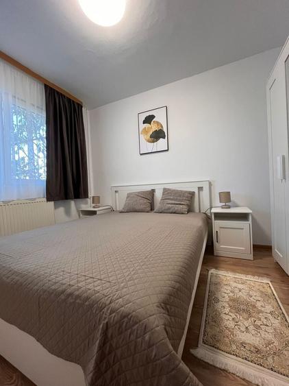 Apartament cu 3 camere semidecomandat în Miorița