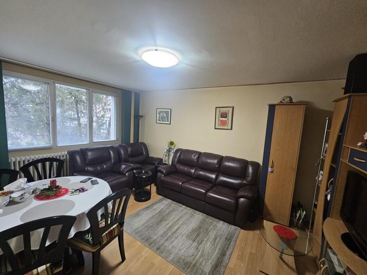 Valea Ialomitei langa statia de metrou  garsoniera mobilata utilata p/4 dec - 1